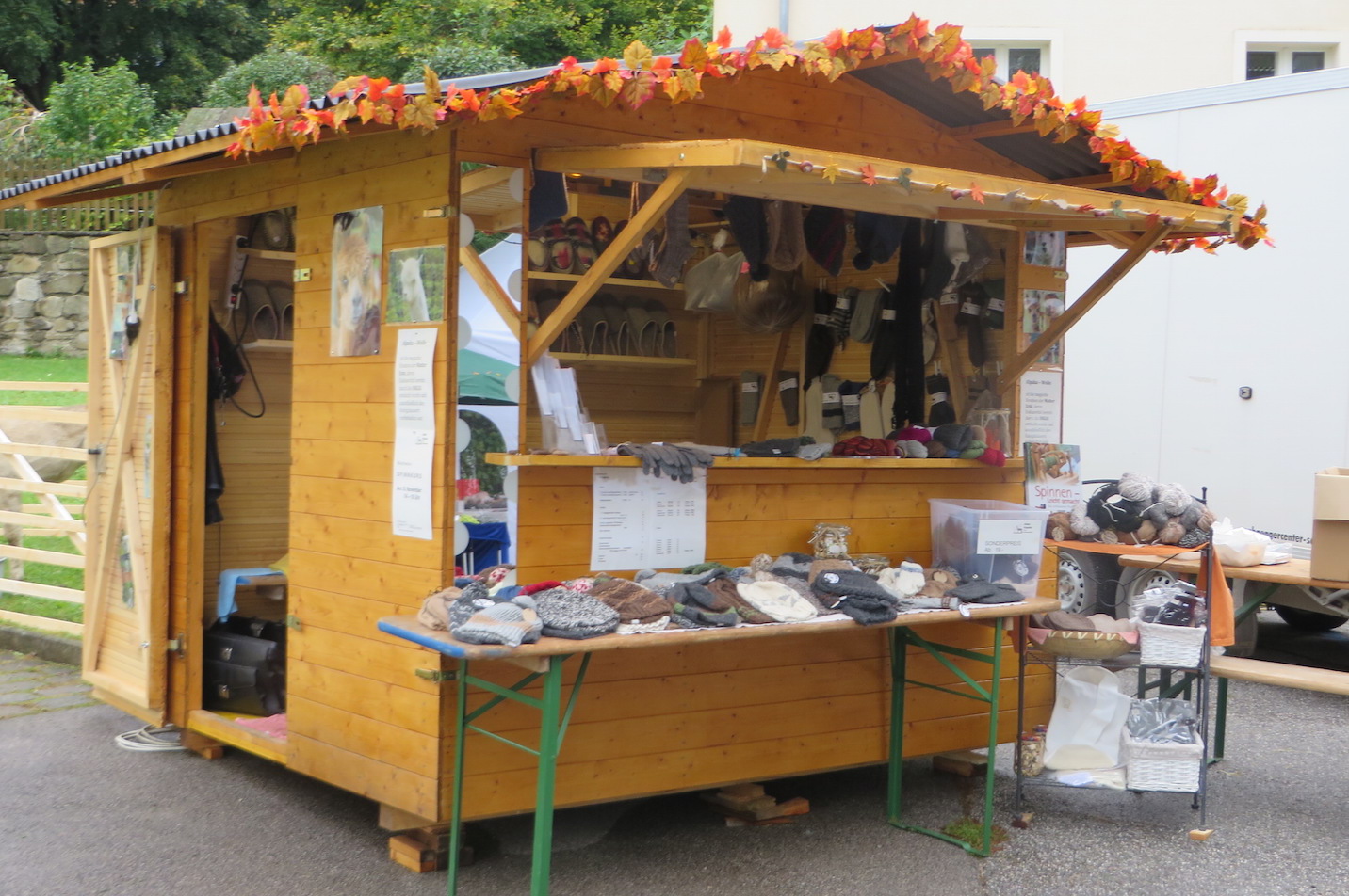 Alpakastand am Trofaiacher Weihnachtsmarkt